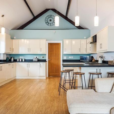 The Beach House - Fully Refurbed March 2024 Oystermouth エクステリア 写真
